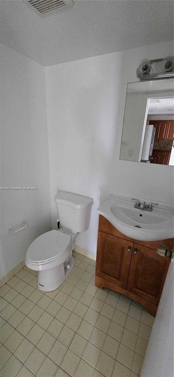 Small Image of 1800 COLLINS AVE #8A, Miami Beach Number 20