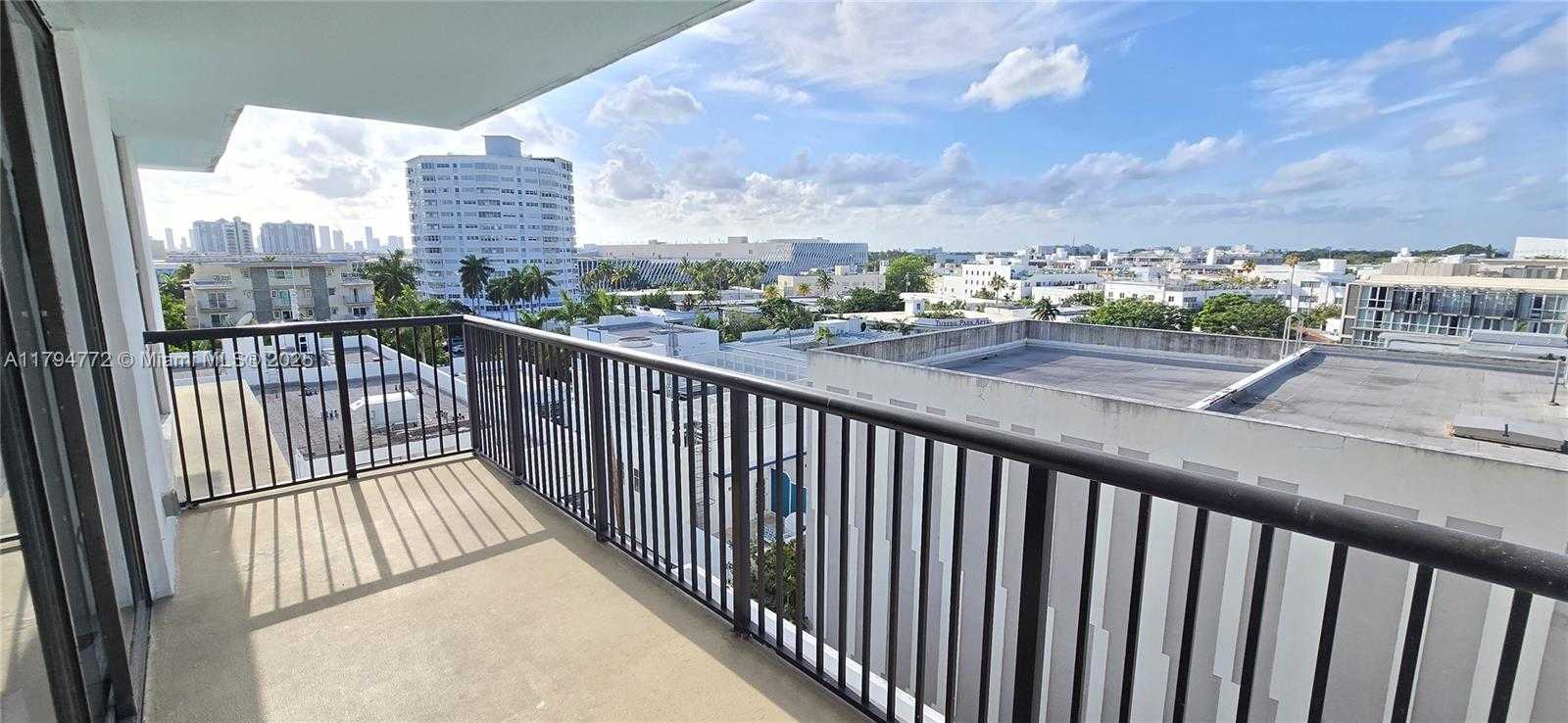 Small Image of 1800 COLLINS AVE #8A, Miami Beach Number 21