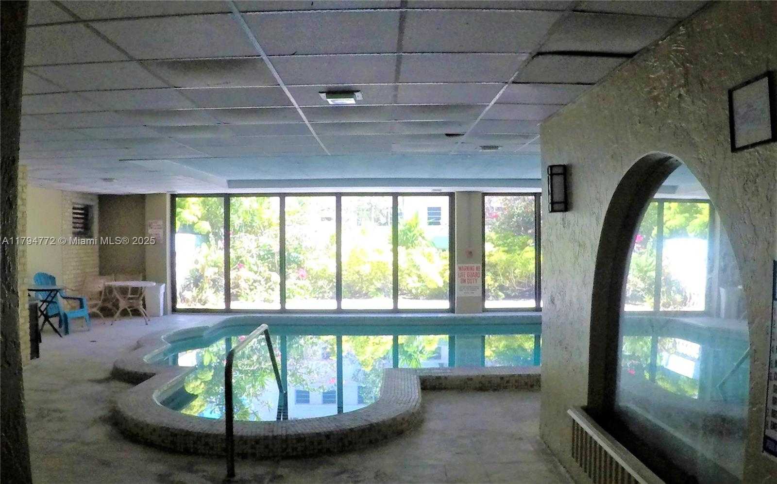 Small Image of 1800 COLLINS AVE #8A, Miami Beach Number 27