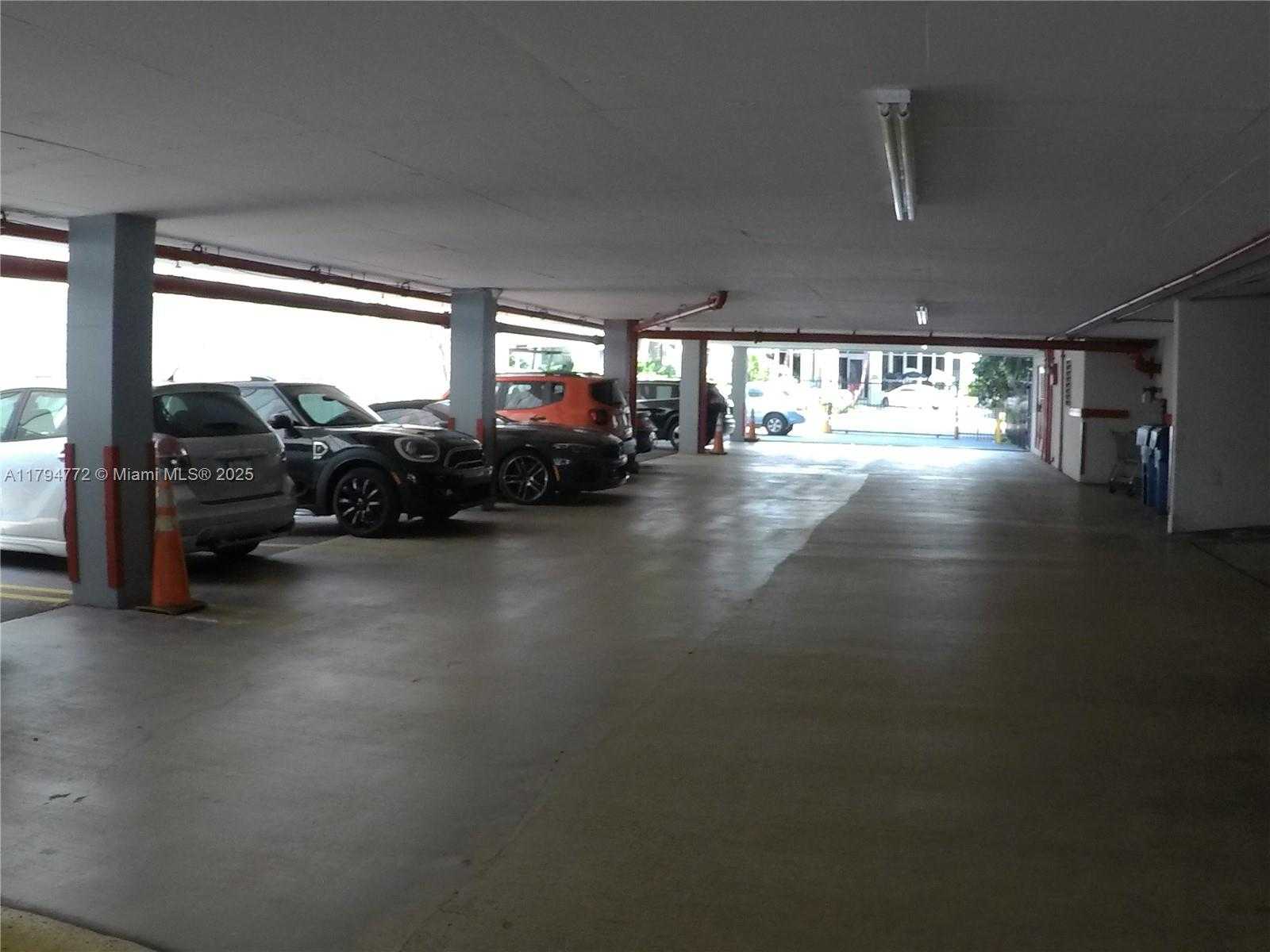 Small Image of 1800 COLLINS AVE #8A, Miami Beach Number 34