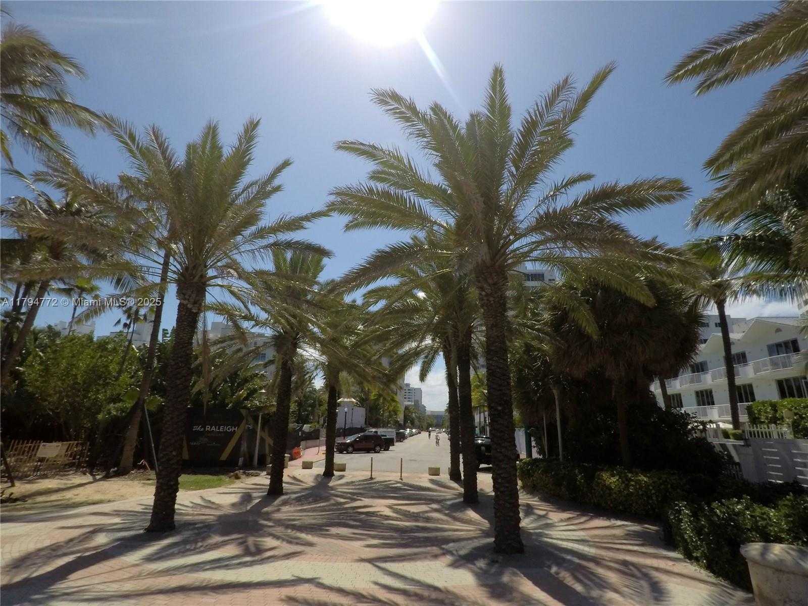 Small Image of 1800 COLLINS AVE #8A, Miami Beach Number 35