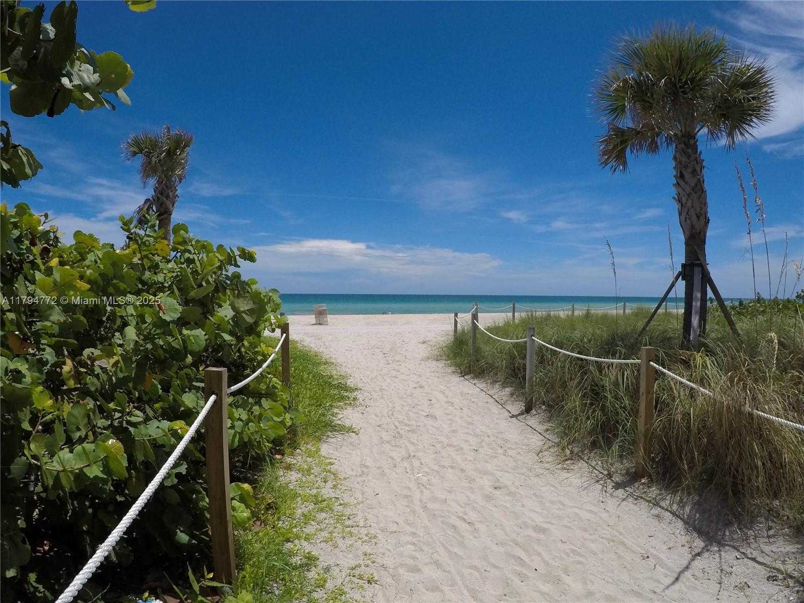 Small Image of 1800 COLLINS AVE #8A, Miami Beach Number 36