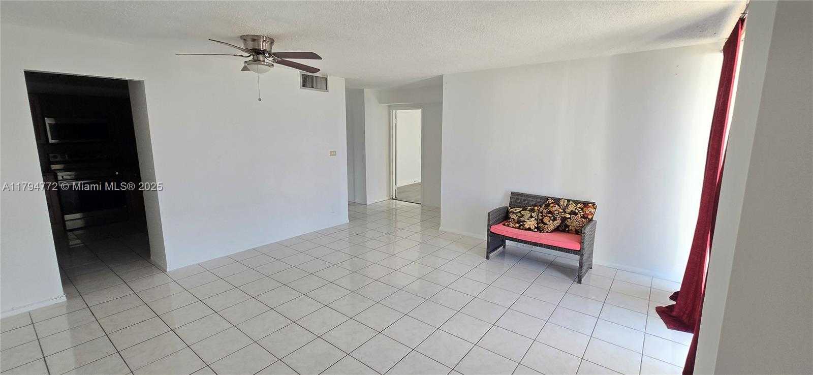 Small Image of 1800 COLLINS AVE #8A, Miami Beach Number 7