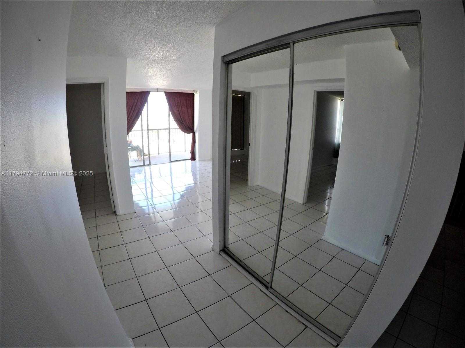 Small Image of 1800 COLLINS AVE #8A, Miami Beach Number 8