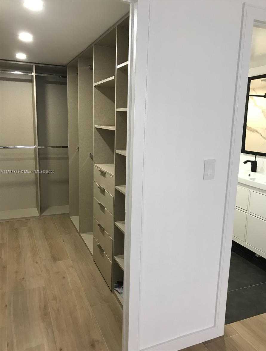 Small Image of 251 174TH ST #1009, Sunny Isles Beach Number 15