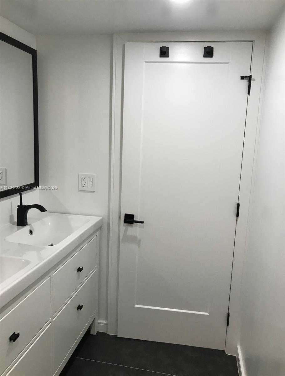 Small Image of 251 174TH ST #1009, Sunny Isles Beach Number 19