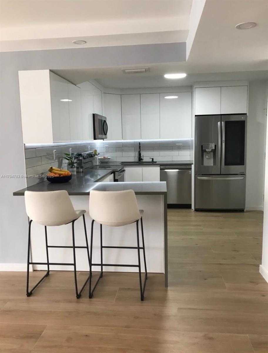 Small Image of 251 174TH ST #1009, Sunny Isles Beach Number 2