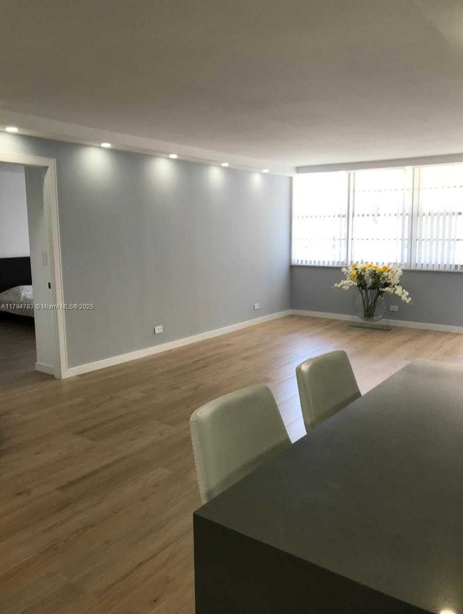 Small Image of 251 174TH ST #1009, Sunny Isles Beach Number 4