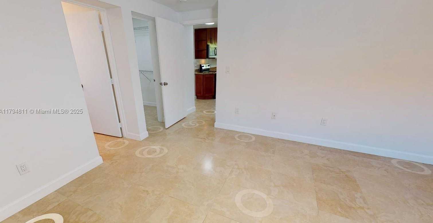 Small Image of 2915 SOUTH WEST 24 ST #2915, Miami Number 13