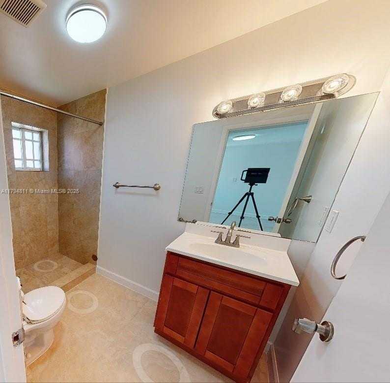 Small Image of 2915 SOUTH WEST 24 ST #2915, Miami Number 14