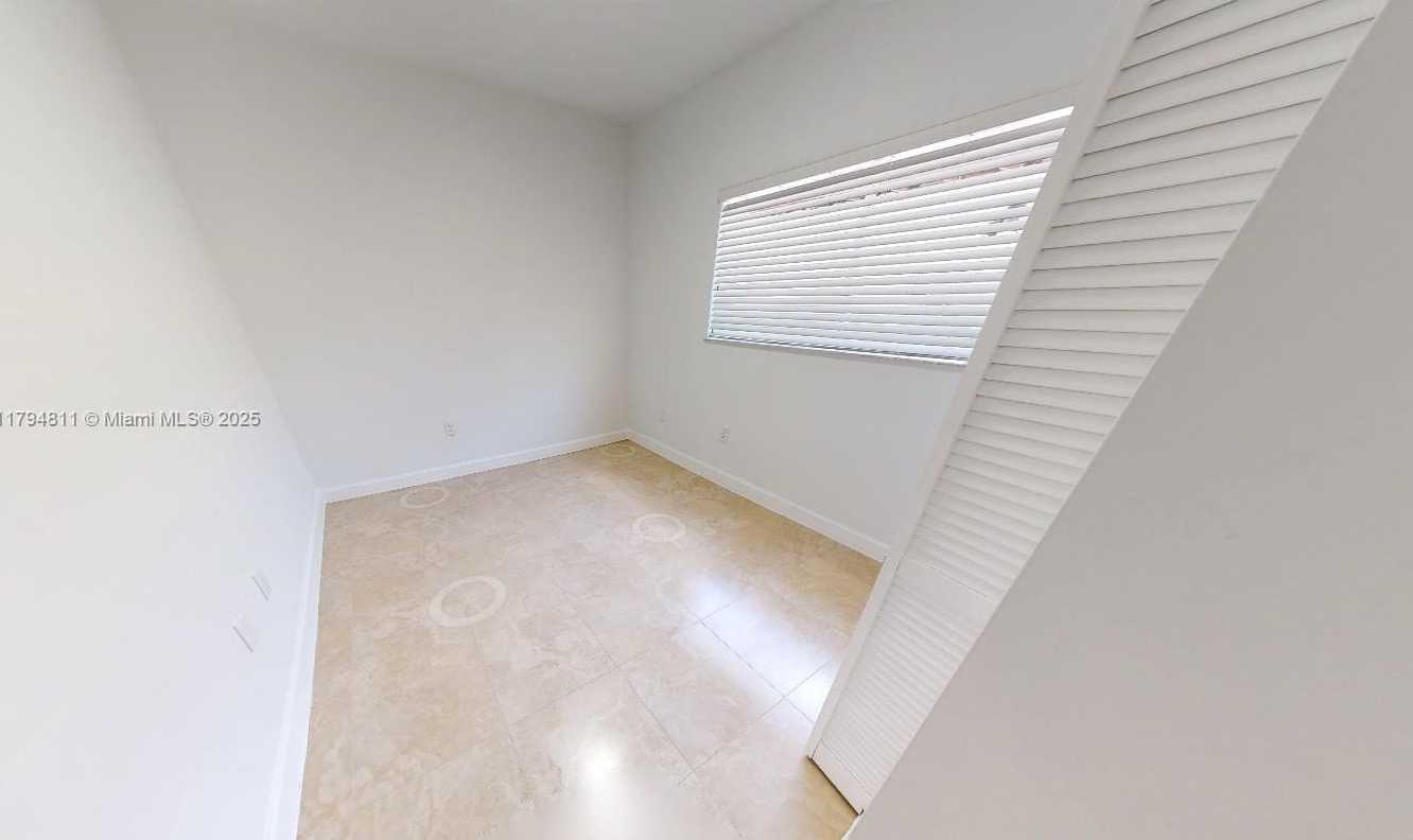 Small Image of 2915 SOUTH WEST 24 ST #2915, Miami Number 20