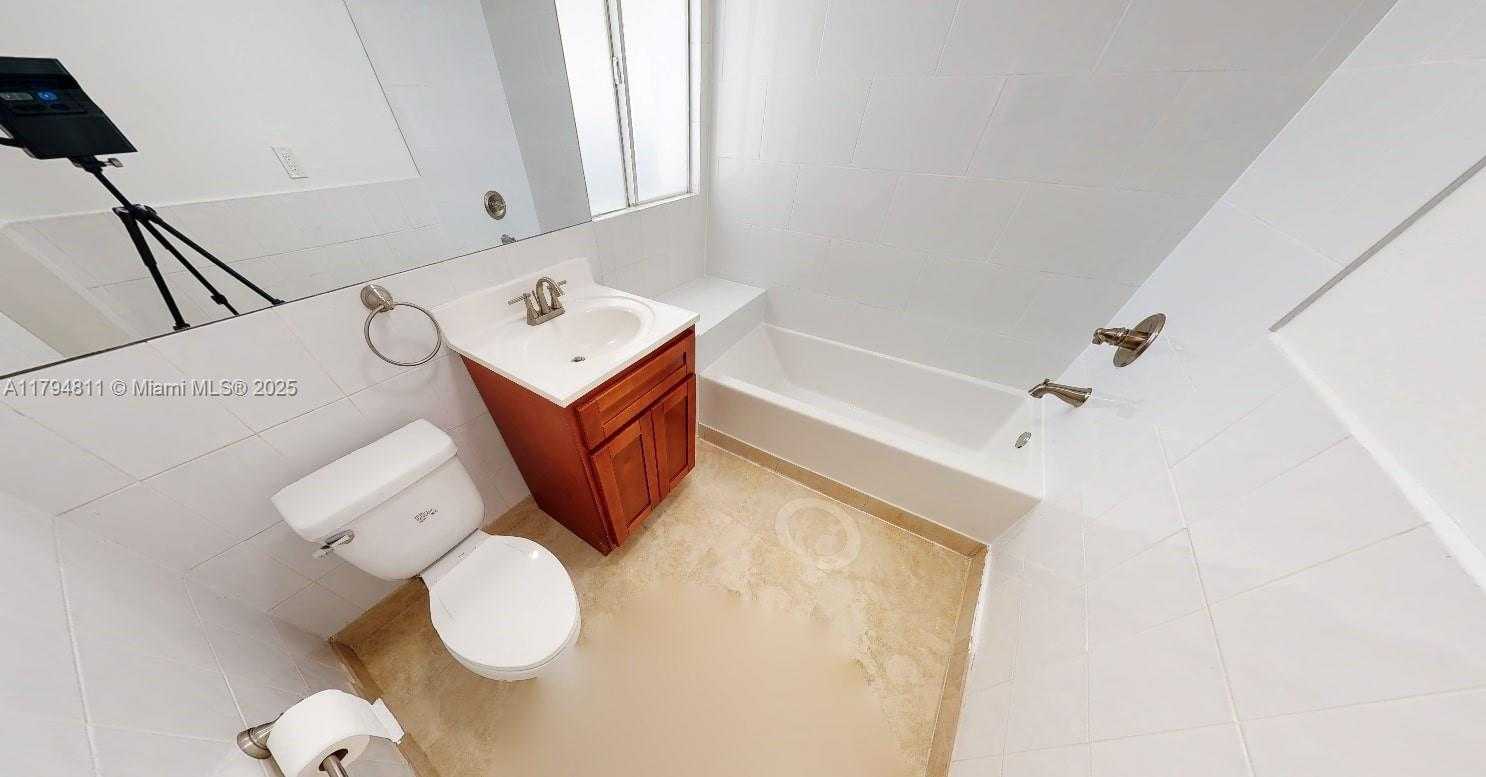 Small Image of 2915 SOUTH WEST 24 ST #2915, Miami Number 22