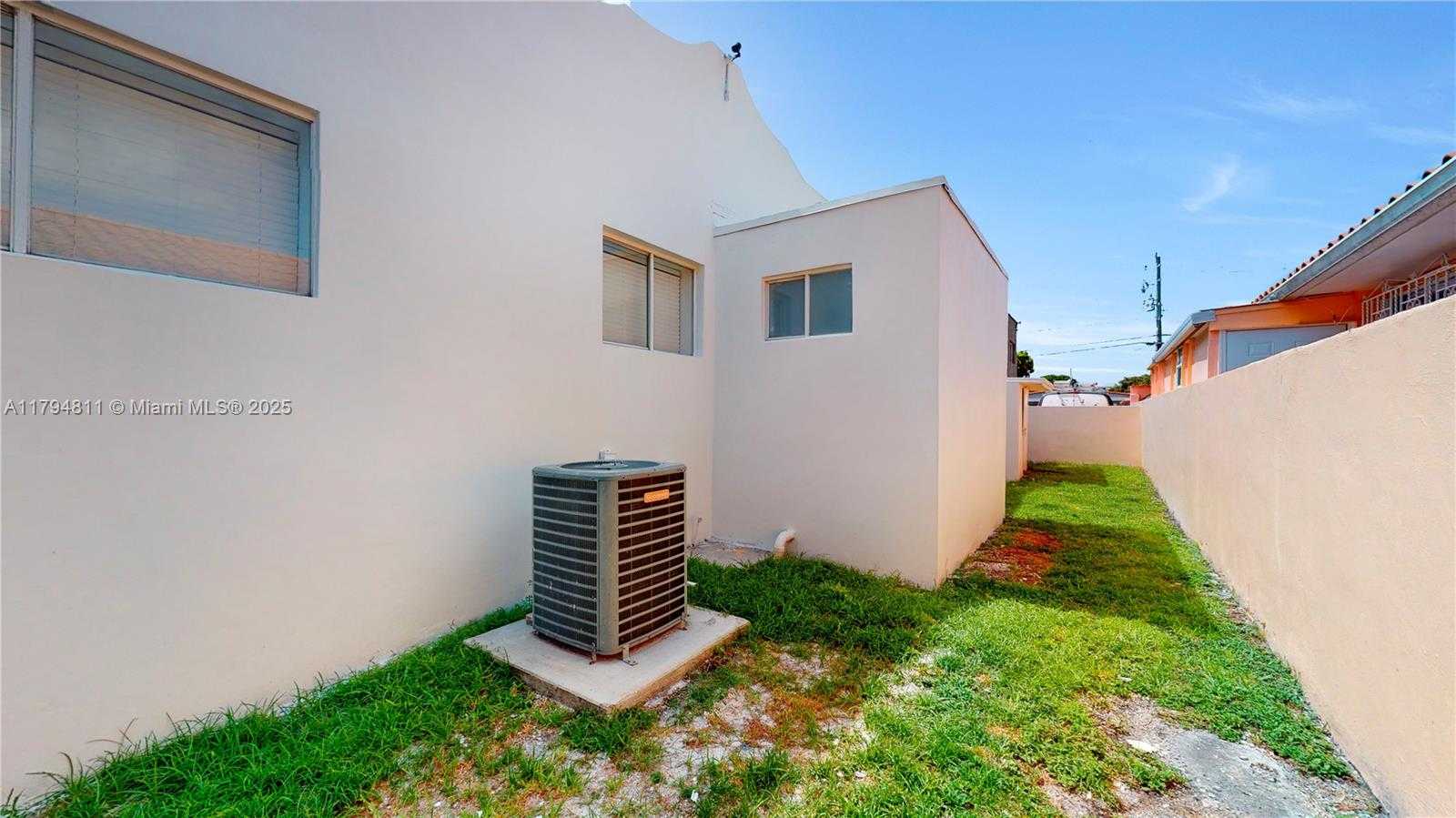 Small Image of 2915 SOUTH WEST 24 ST #2915, Miami Number 26