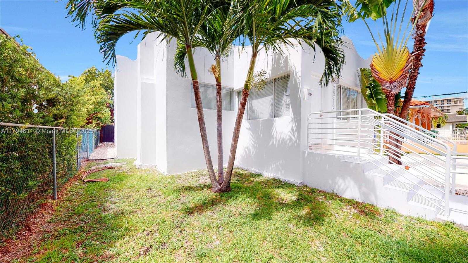 Small Image of 2915 SOUTH WEST 24 ST #2915, Miami Number 31