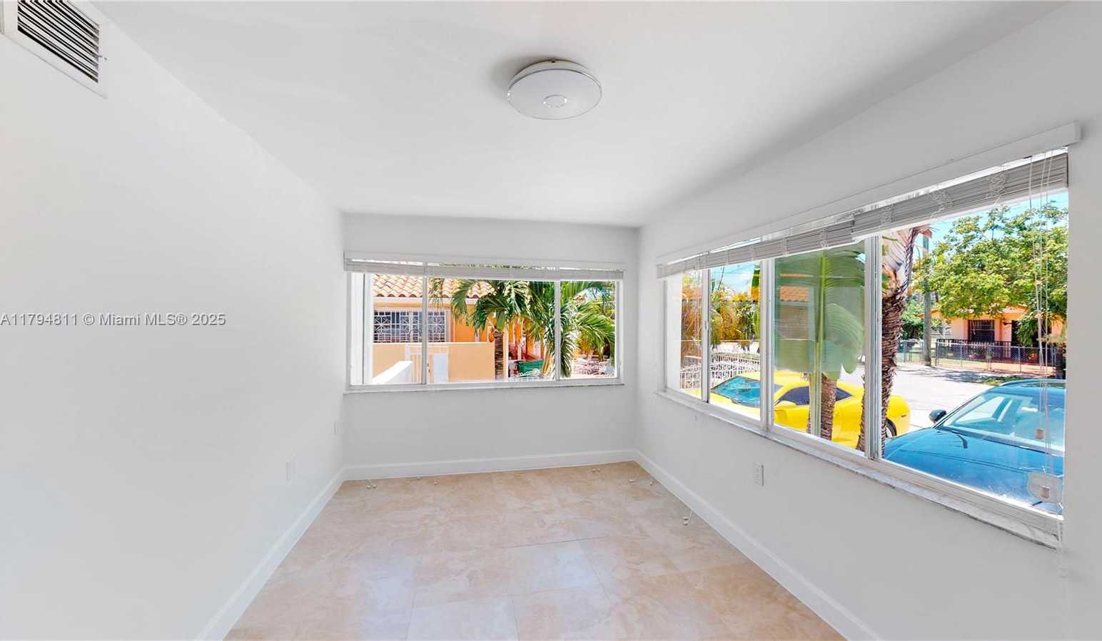 Small Image of 2915 SOUTH WEST 24 ST #2915, Miami Number 4