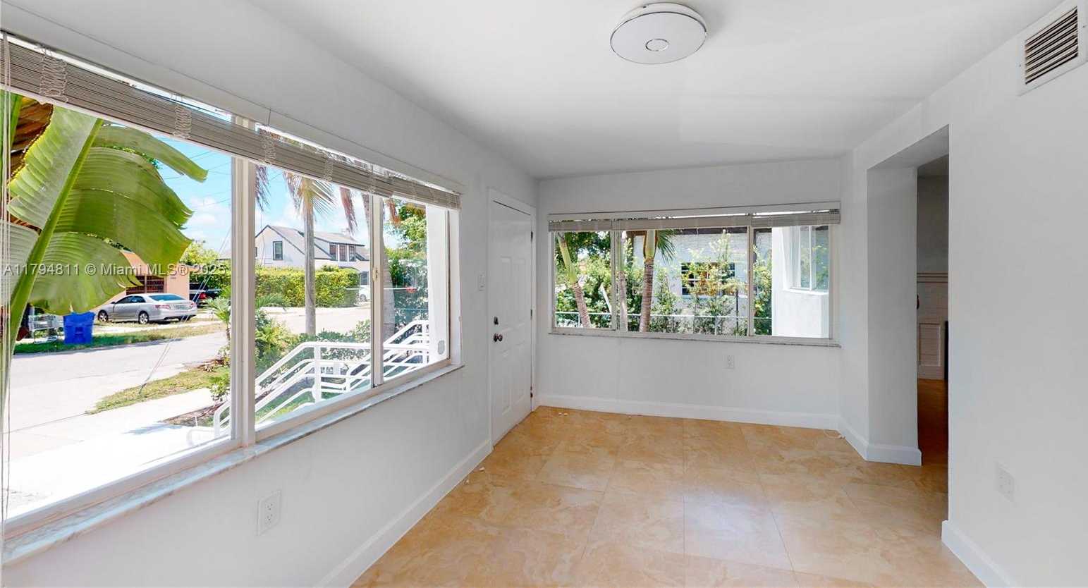 Small Image of 2915 SOUTH WEST 24 ST #2915, Miami Number 5