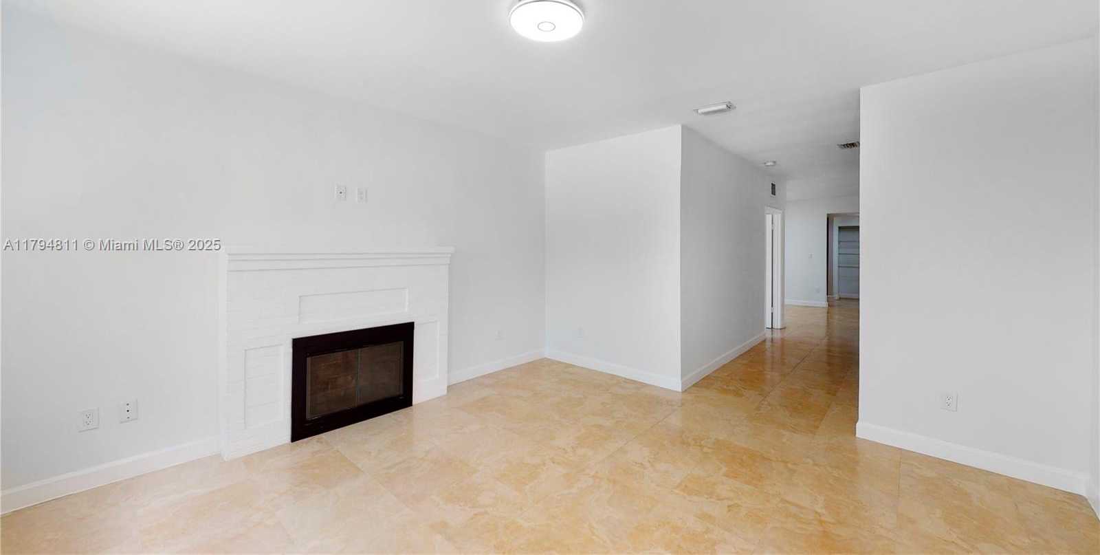 Small Image of 2915 SOUTH WEST 24 ST #2915, Miami Number 6