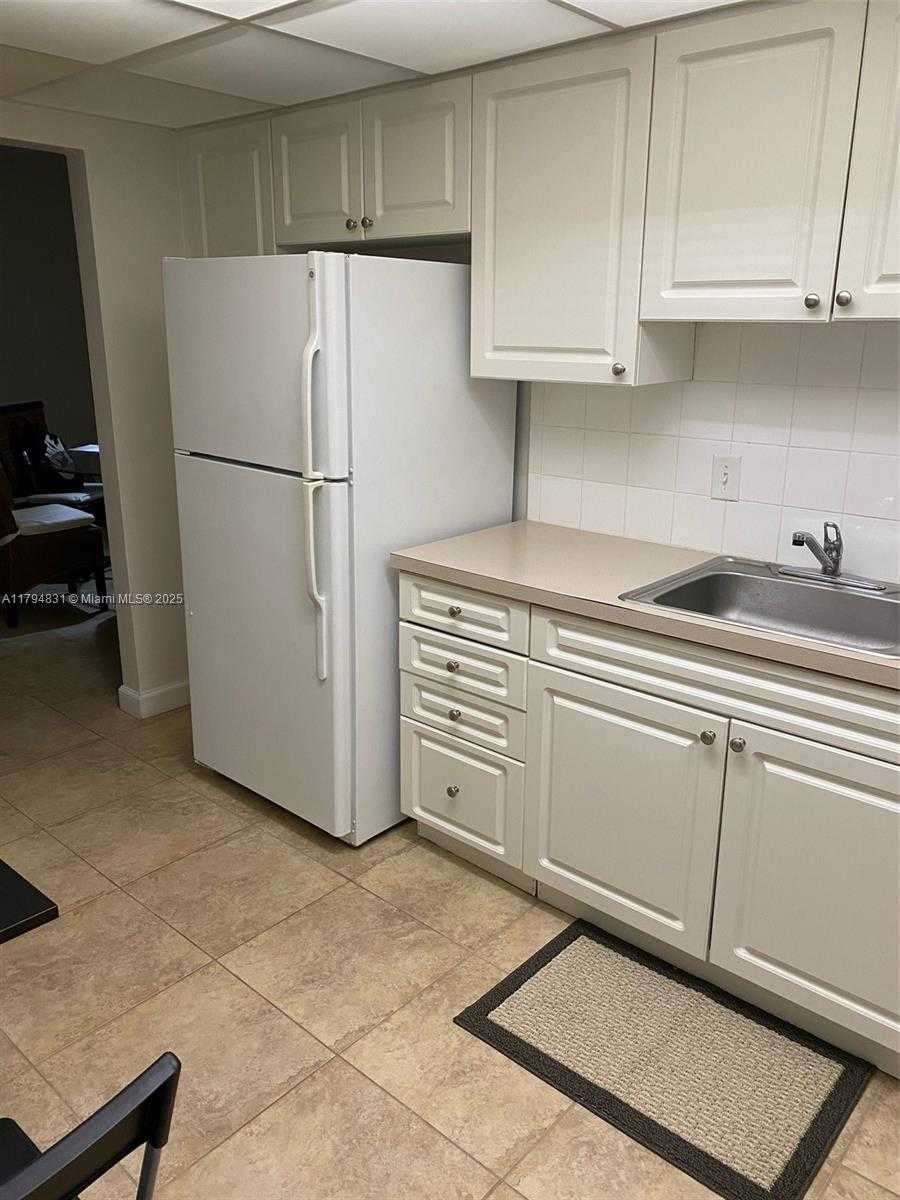 Small Image of 3801 SOUTH OCEAN DR #1K, Hollywood Number 4