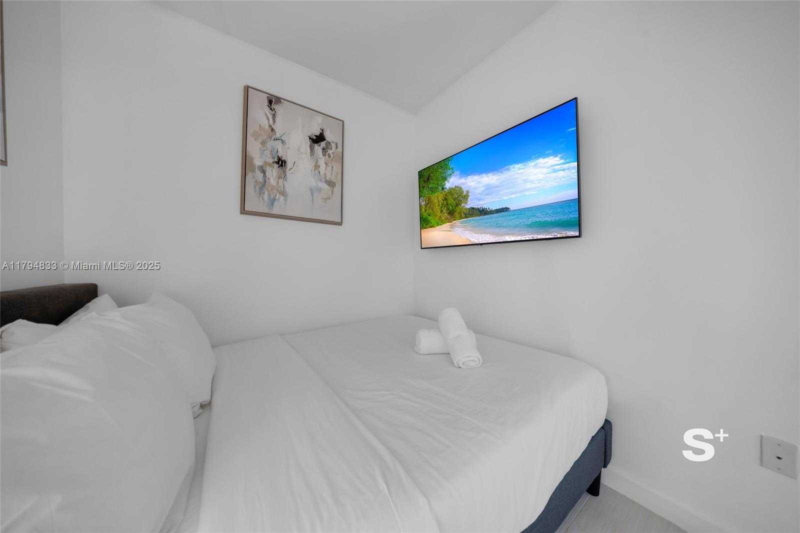 Small Image of 31 SOUTH EAST 6TH ST #1407, Miami Number 11