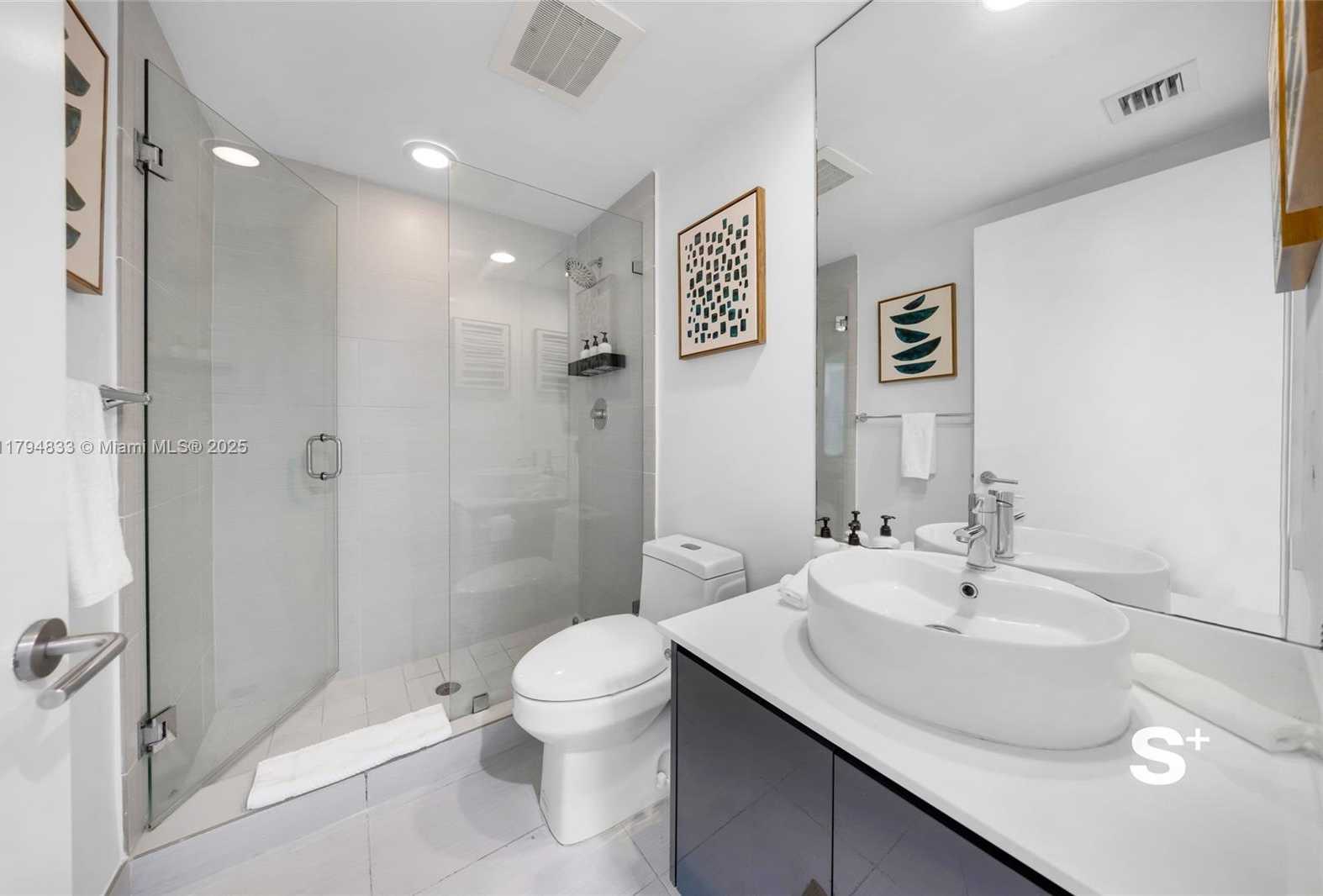 Small Image of 31 SOUTH EAST 6TH ST #1407, Miami Number 12