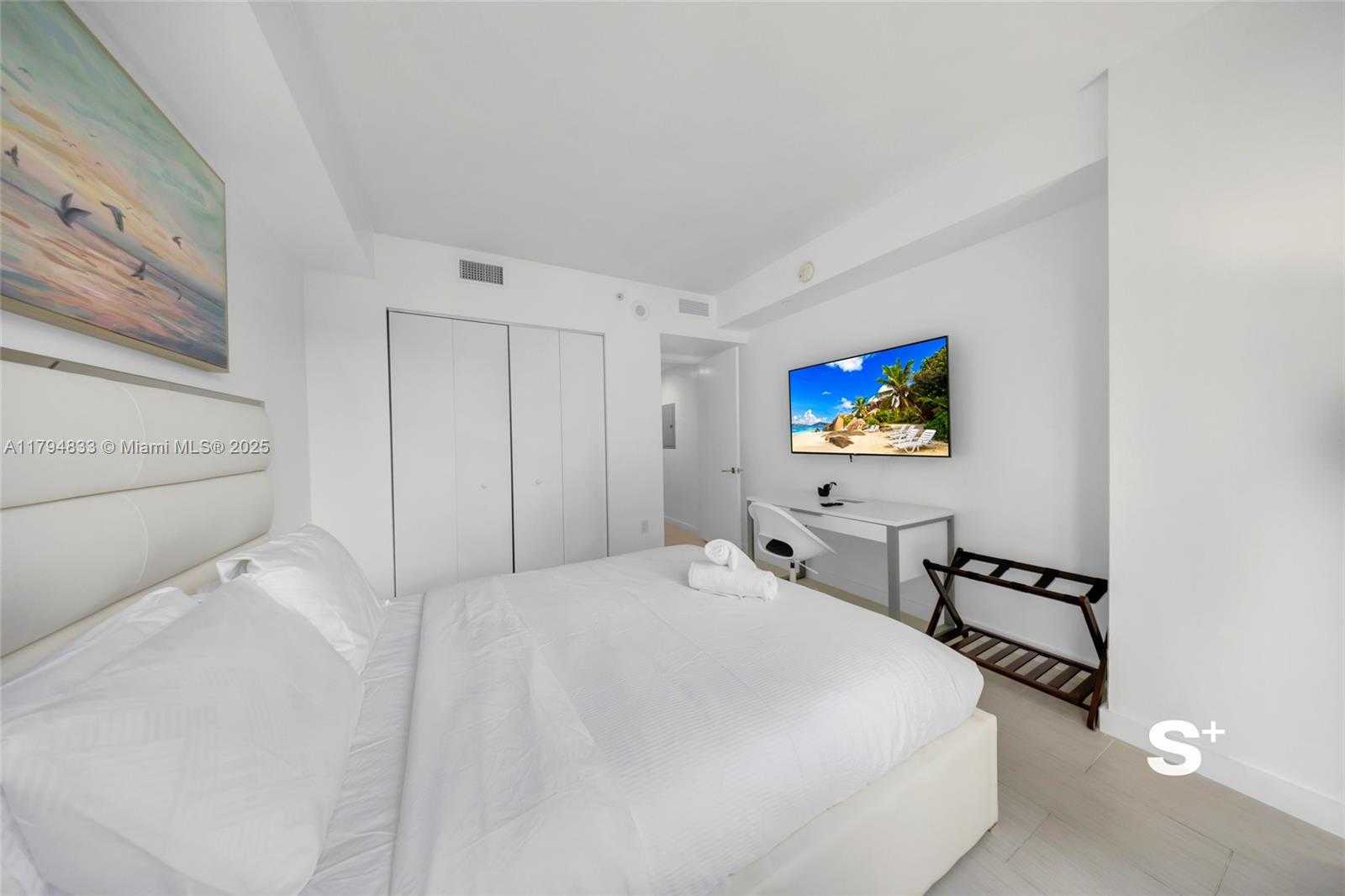 Small Image of 31 SOUTH EAST 6TH ST #1407, Miami Number 15