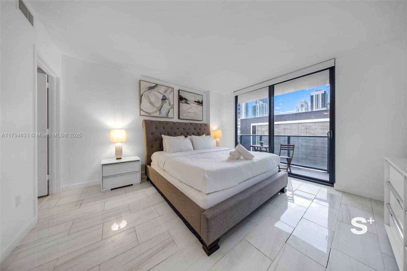 Small Image of 31 SOUTH EAST 6TH ST #1407, Miami Number 16
