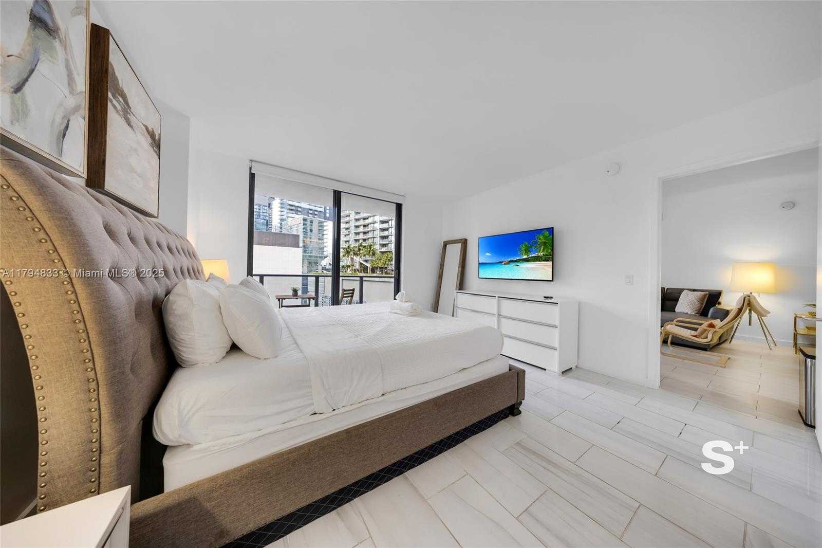 Small Image of 31 SOUTH EAST 6TH ST #1407, Miami Number 17