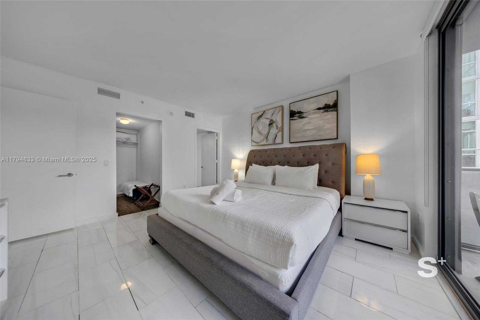 Small Image of 31 SOUTH EAST 6TH ST #1407, Miami Number 18