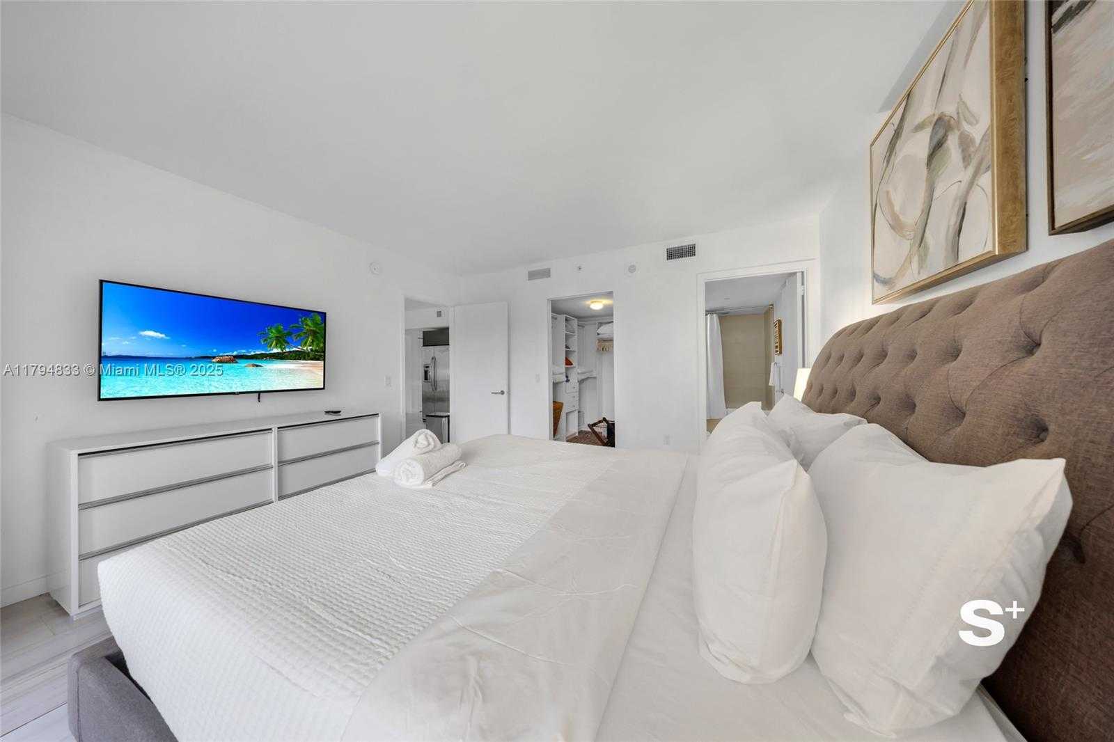 Small Image of 31 SOUTH EAST 6TH ST #1407, Miami Number 19