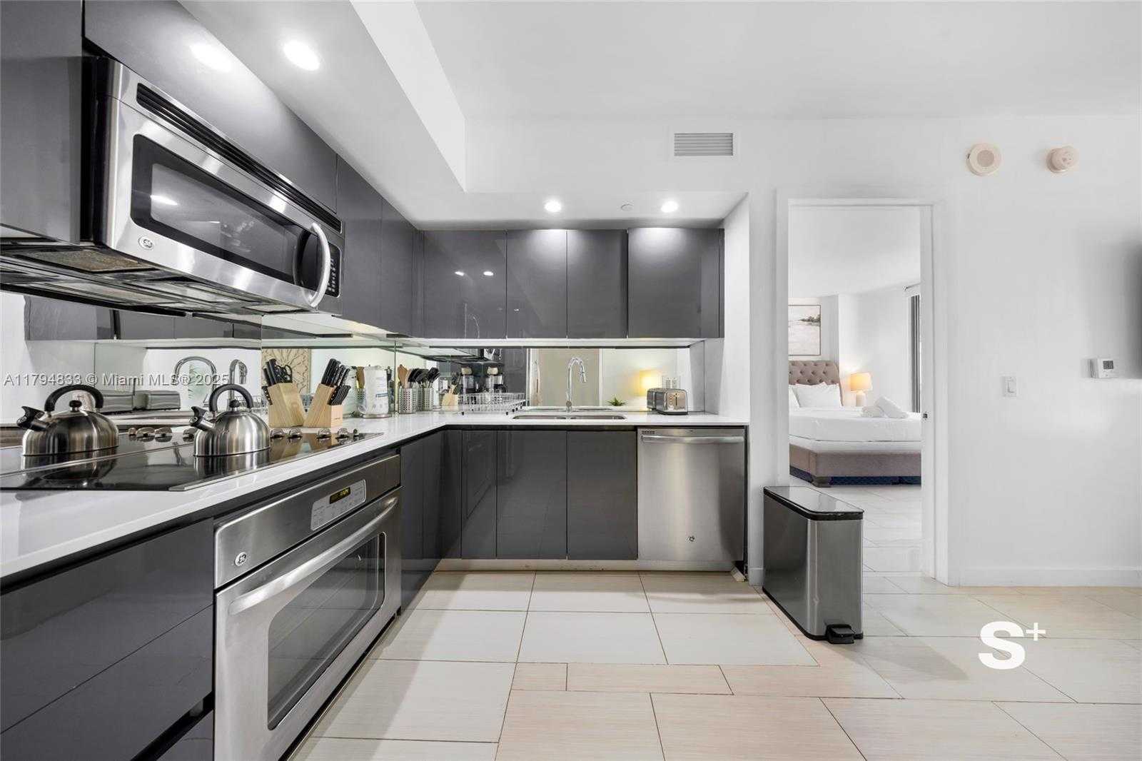 Small Image of 31 SOUTH EAST 6TH ST #1407, Miami Number 2