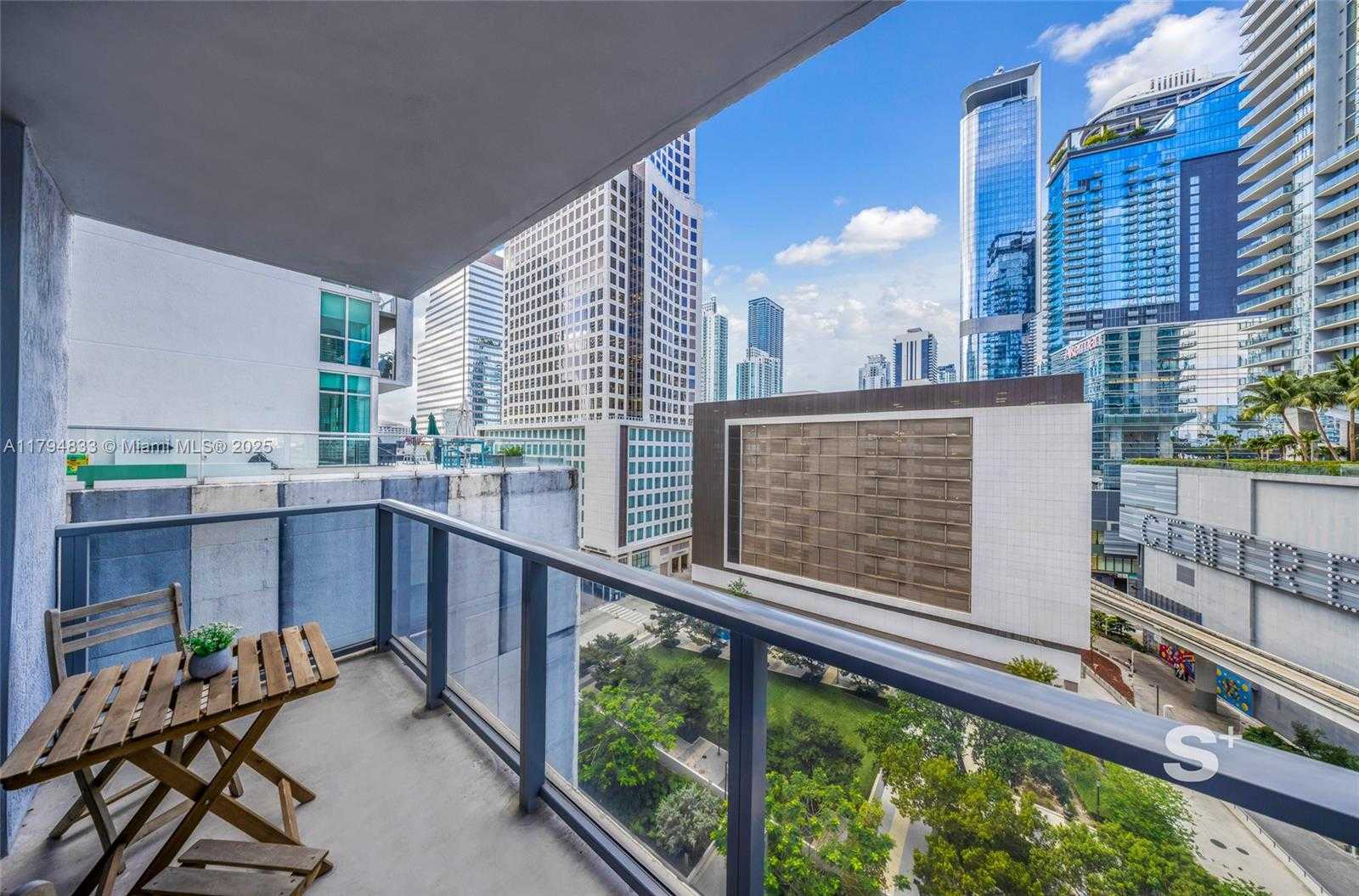 Small Image of 31 SOUTH EAST 6TH ST #1407, Miami Number 22