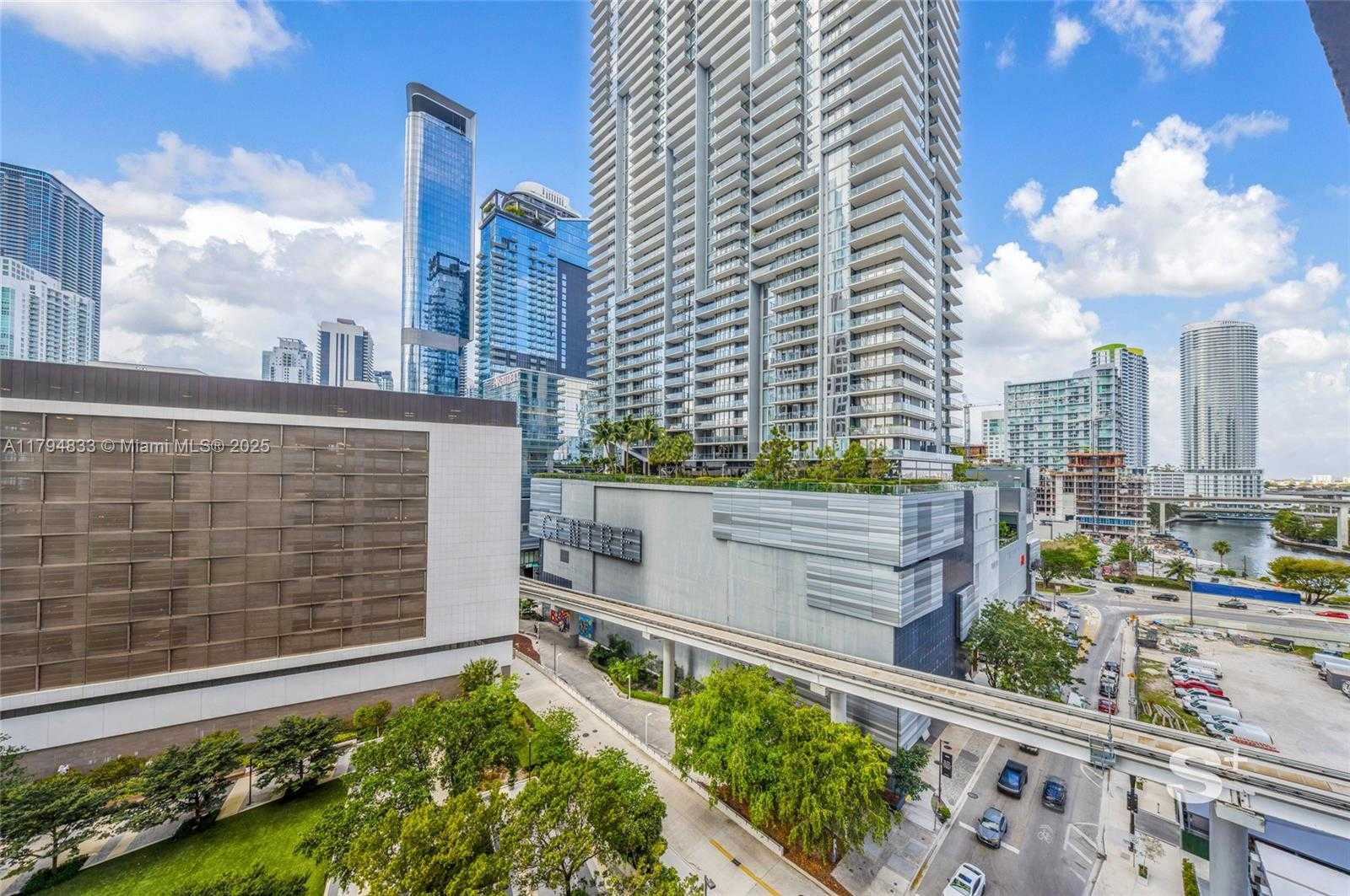 Small Image of 31 SOUTH EAST 6TH ST #1407, Miami Number 23