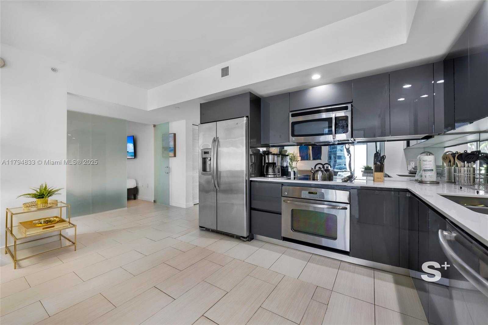 Small Image of 31 SOUTH EAST 6TH ST #1407, Miami Number 4