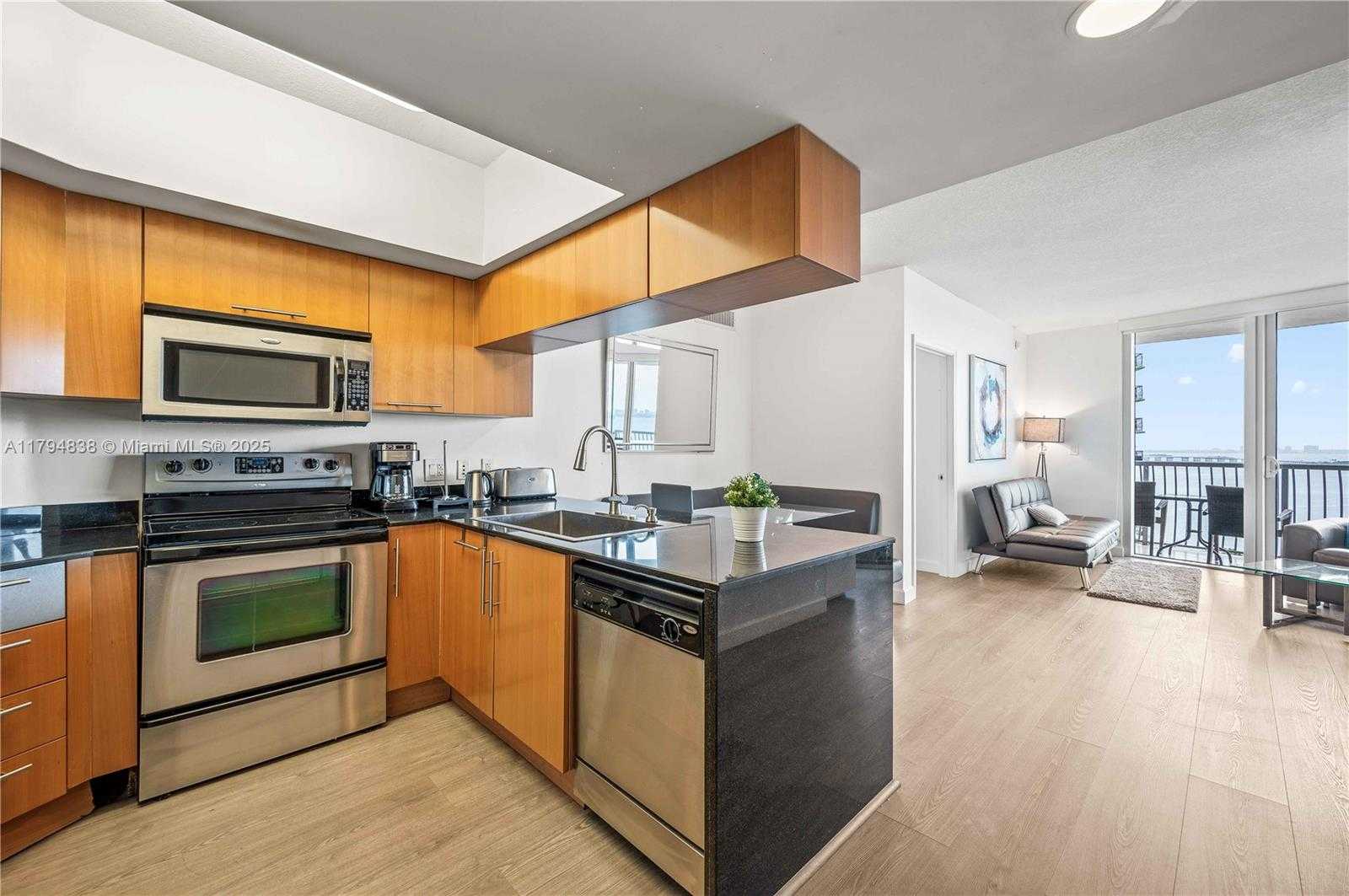 Small Image of 1750 NORTH BAYSHORE DR #1801, Miami Number 14