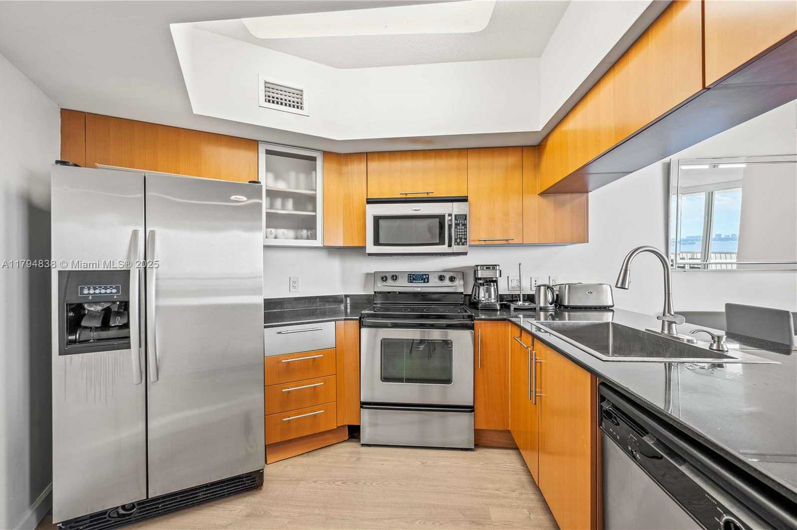 Small Image of 1750 NORTH BAYSHORE DR #1801, Miami Number 15