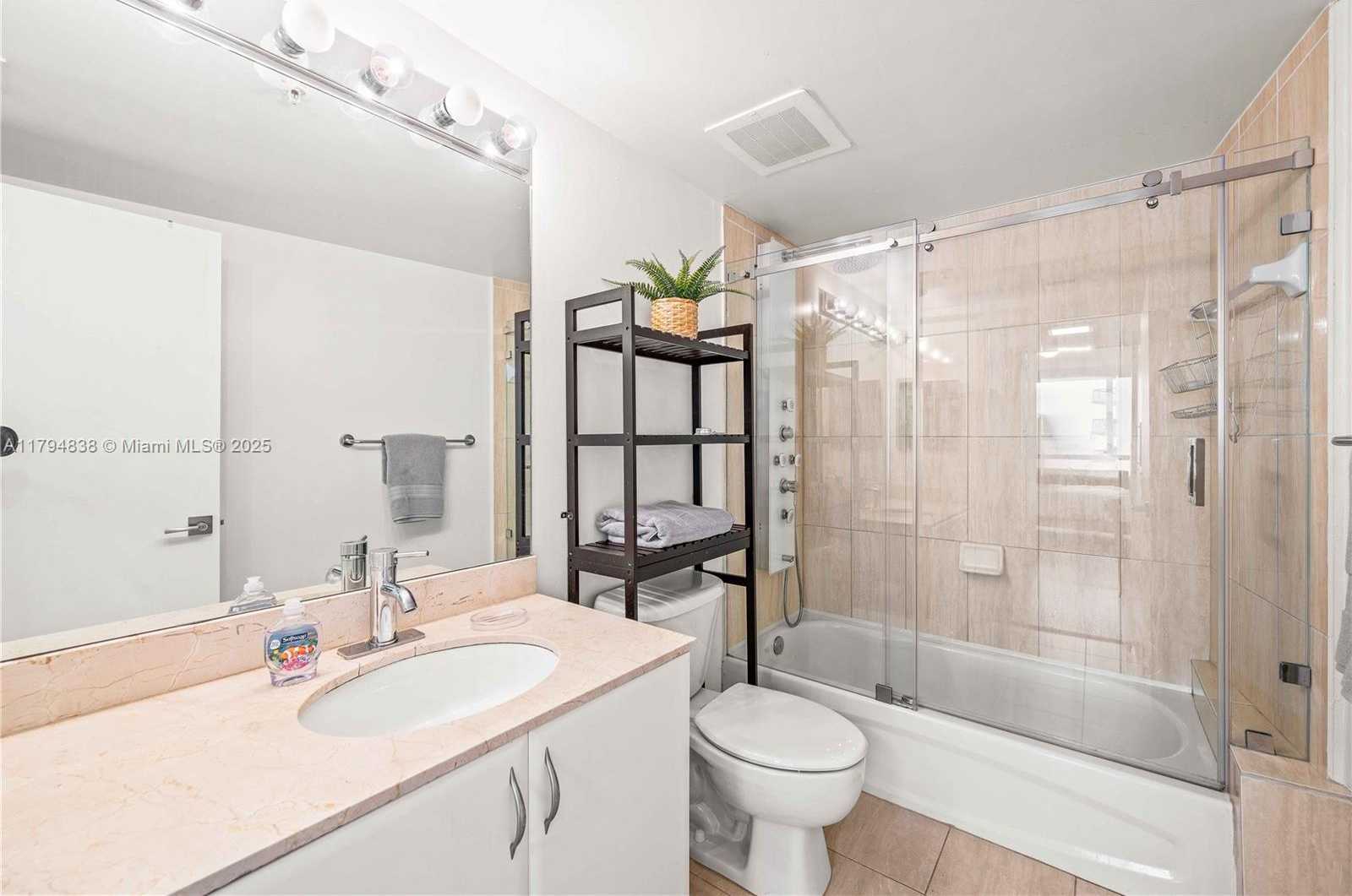 Small Image of 1750 NORTH BAYSHORE DR #1801, Miami Number 21