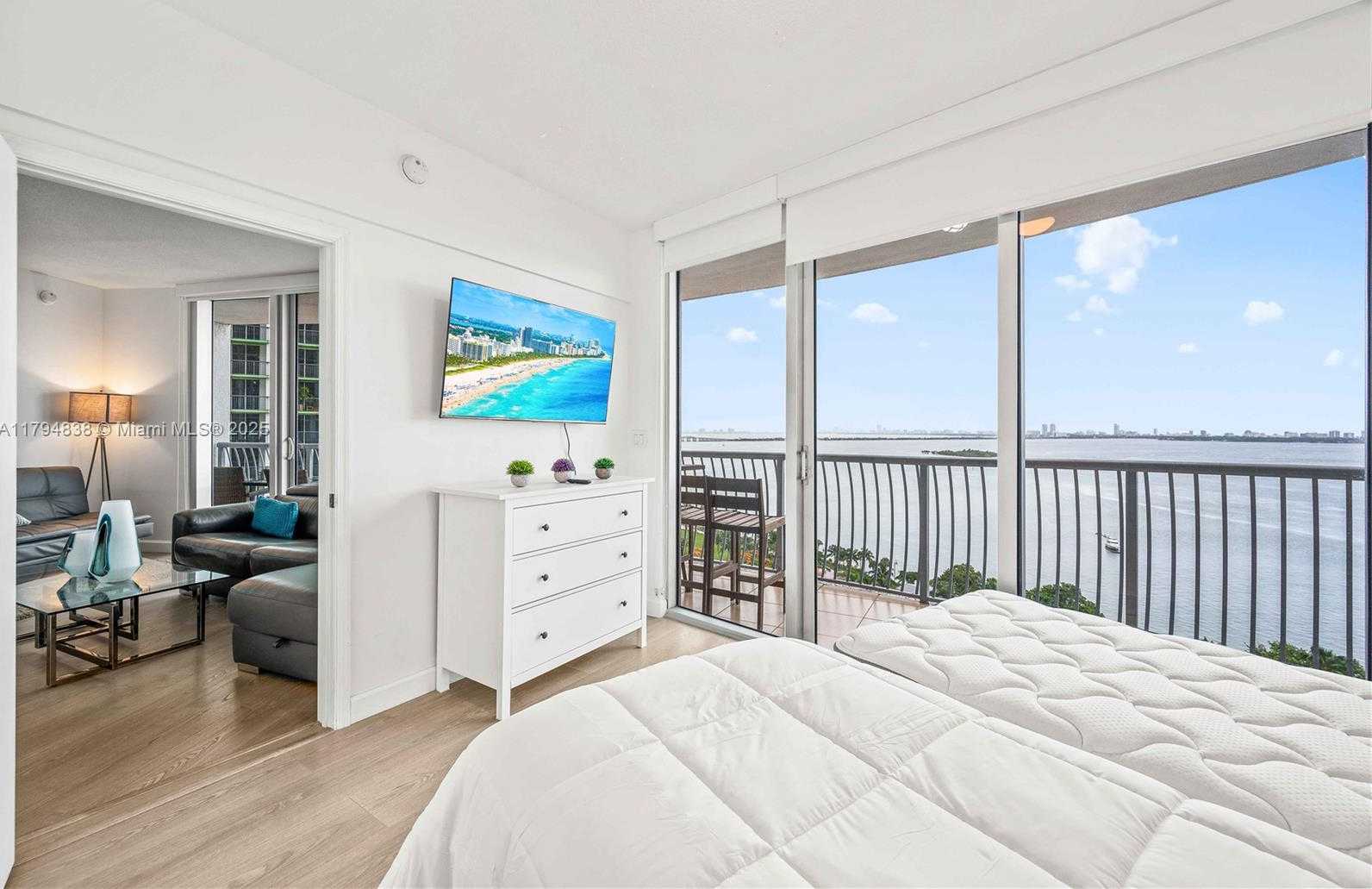 Small Image of 1750 NORTH BAYSHORE DR #1801, Miami Number 23
