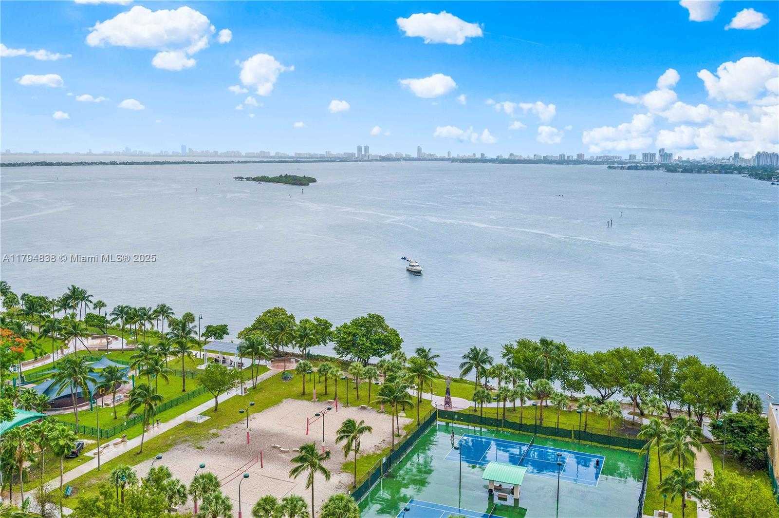 Small Image of 1750 NORTH BAYSHORE DR #1801, Miami Number 3