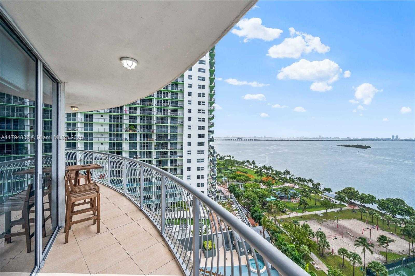 Small Image of 1750 NORTH BAYSHORE DR #1801, Miami Number 4