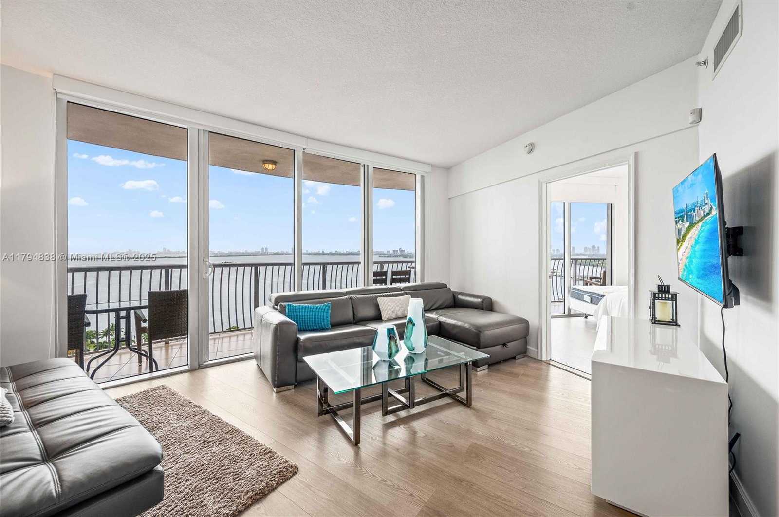 Small Image of 1750 NORTH BAYSHORE DR #1801, Miami Number 6