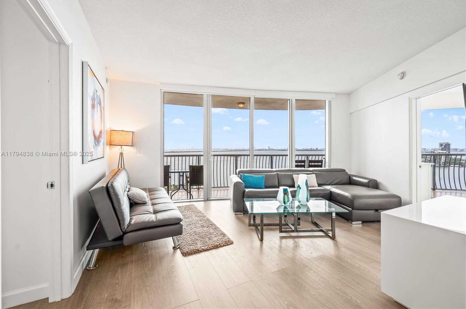 Small Image of 1750 NORTH BAYSHORE DR #1801, Miami Number 7