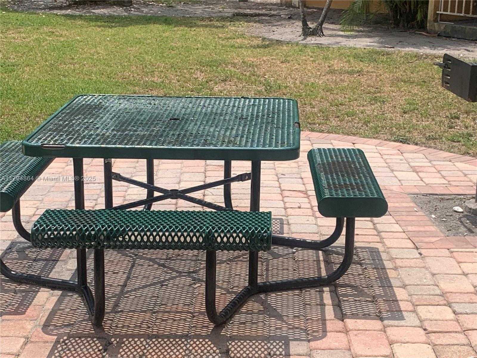Small Image of 17901 #Q204, Hialeah Number 20
