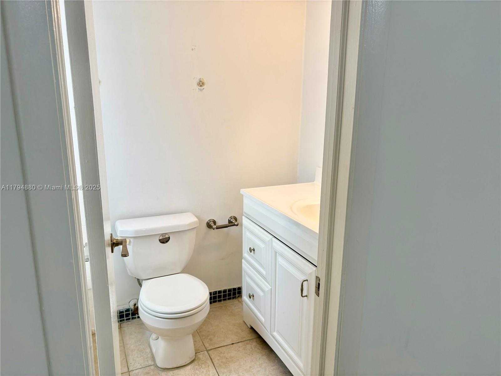 Small Image of 600 NORTH EAST 25TH ST #PHF, Miami Number 12