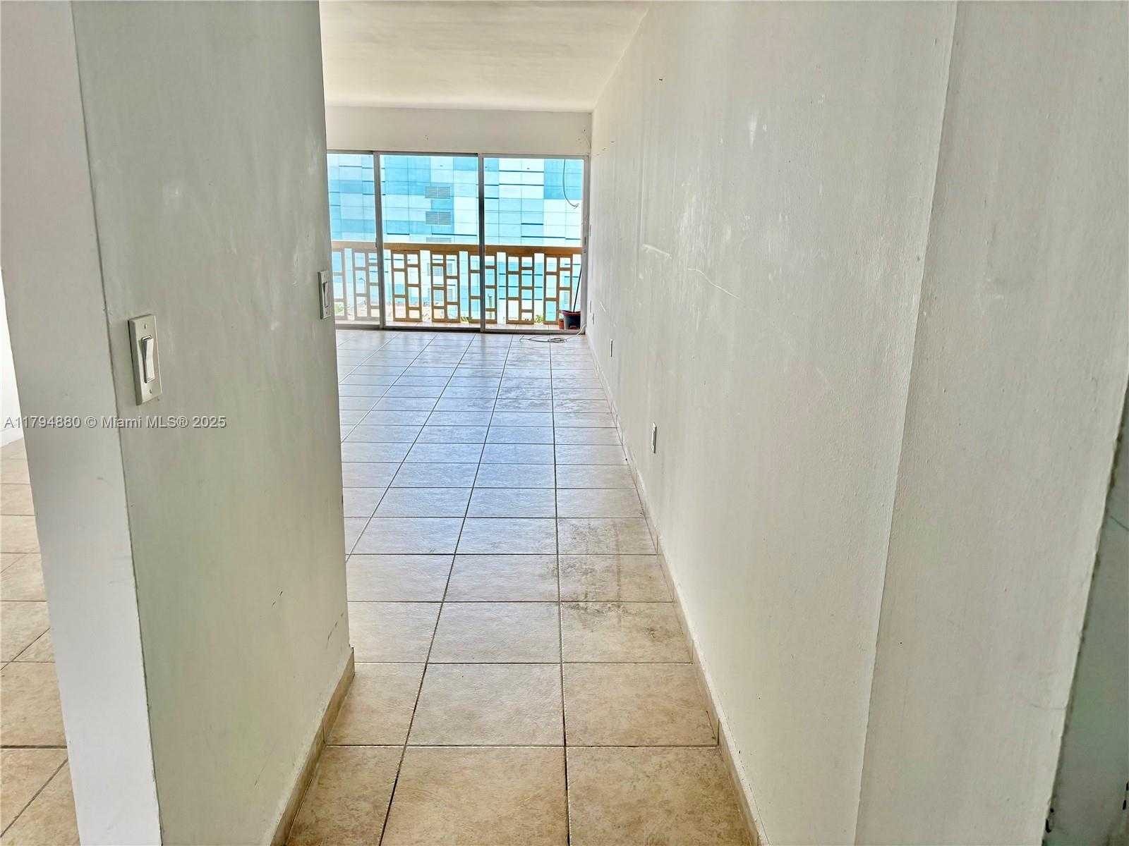 Small Image of 600 NORTH EAST 25TH ST #PHF, Miami Number 5