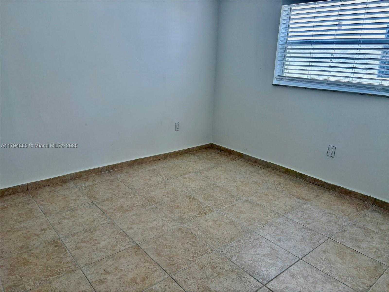 Small Image of 600 NORTH EAST 25TH ST #PHF, Miami Number 7