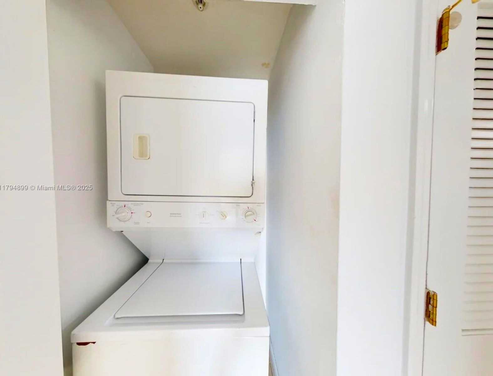 Small Image of 140 SOUTH DIXIE HWY #907, Hollywood Number 21
