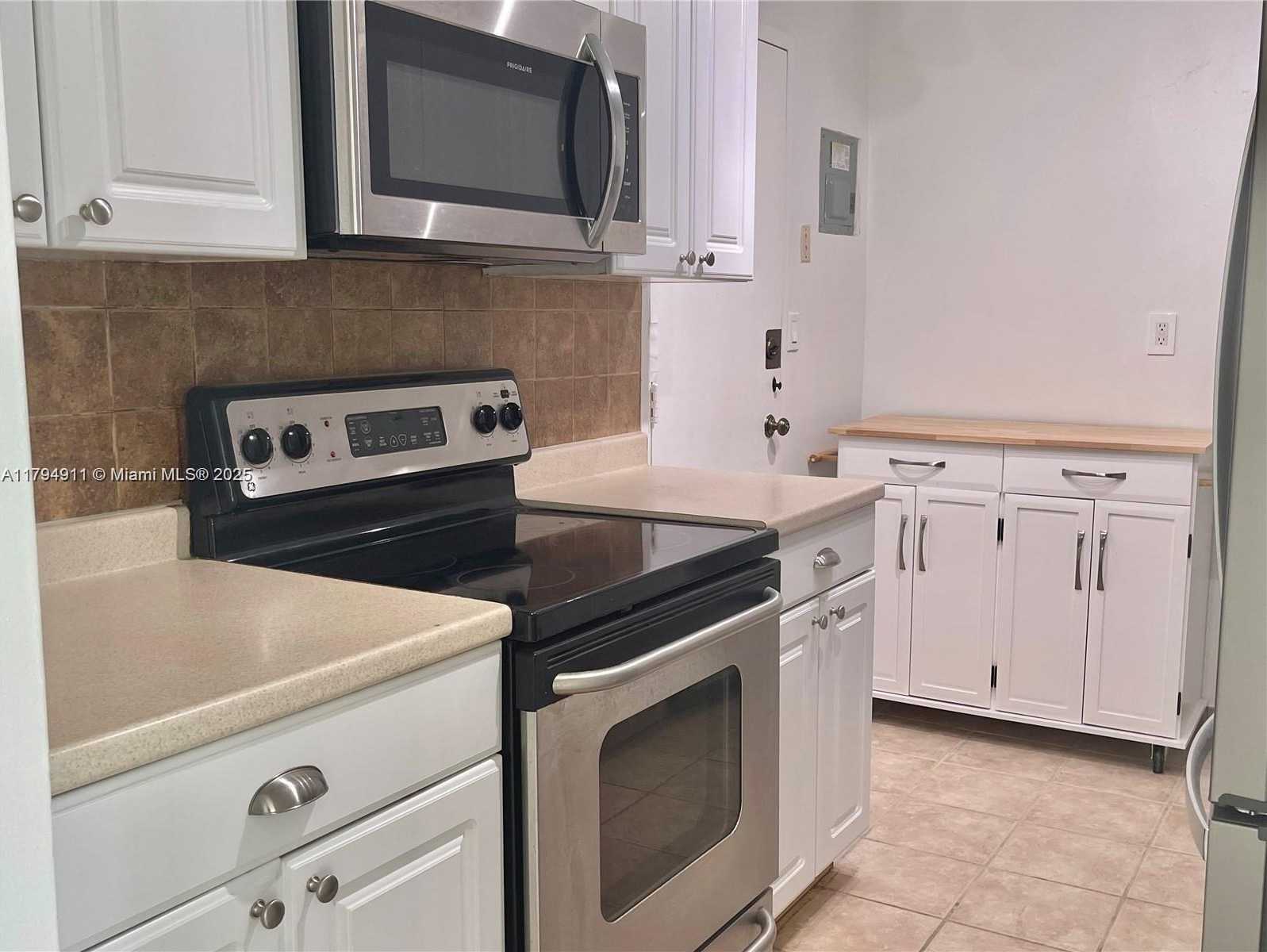 Small Image of 1865 79TH ST CSWY #5M, North Bay Village Number 15