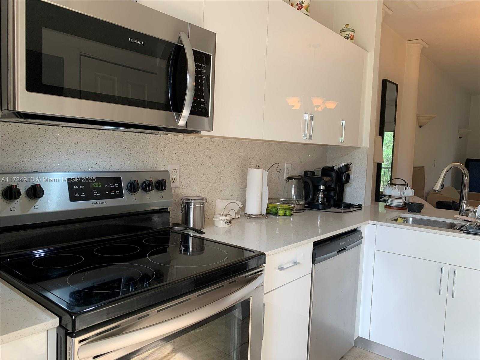 Small Image of 5600 NORTH WEST 114TH PL #207, Doral Number 3