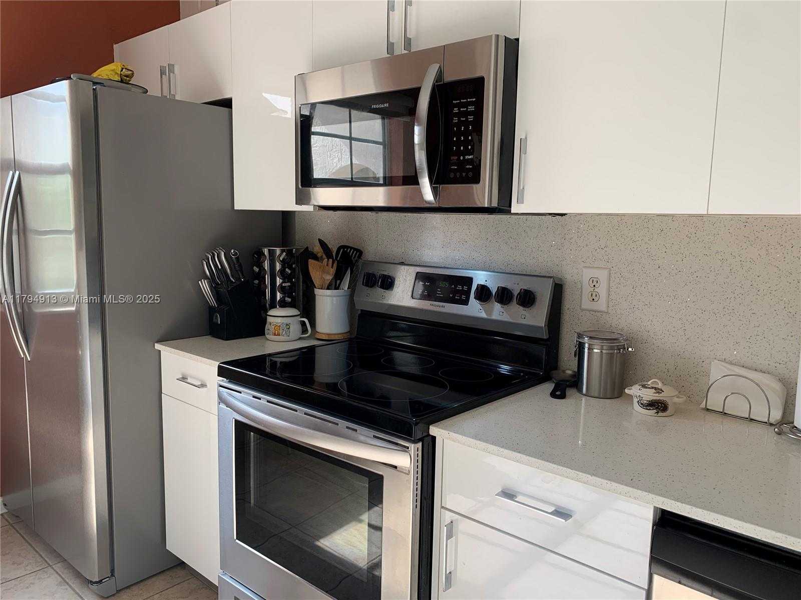 Small Image of 5600 NORTH WEST 114TH PL #207, Doral Number 4