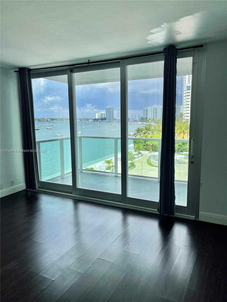 Small Image of 1000 WEST AVE #523, Miami Beach Number 2